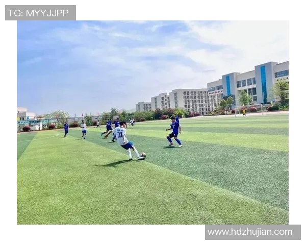 校园足球场地周日常被占用问题亟待解决 影响学生锻炼与兴趣发展